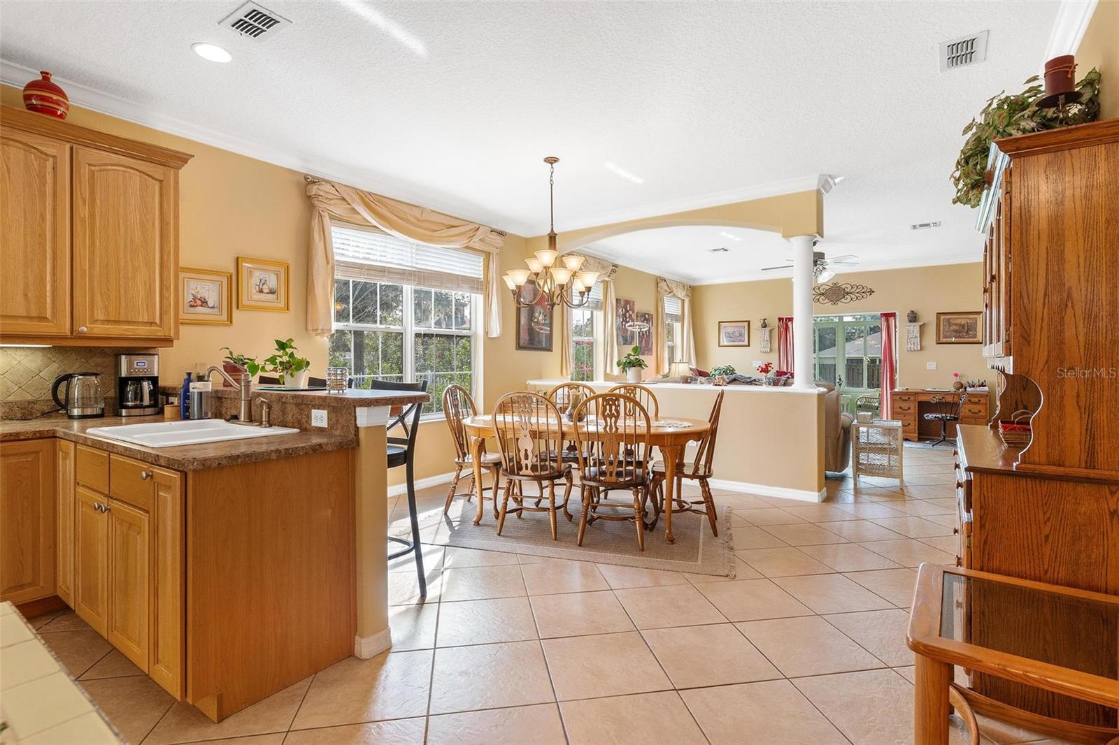 81 TWIN LAKE CIR, UMATILLA, FL — photo 21