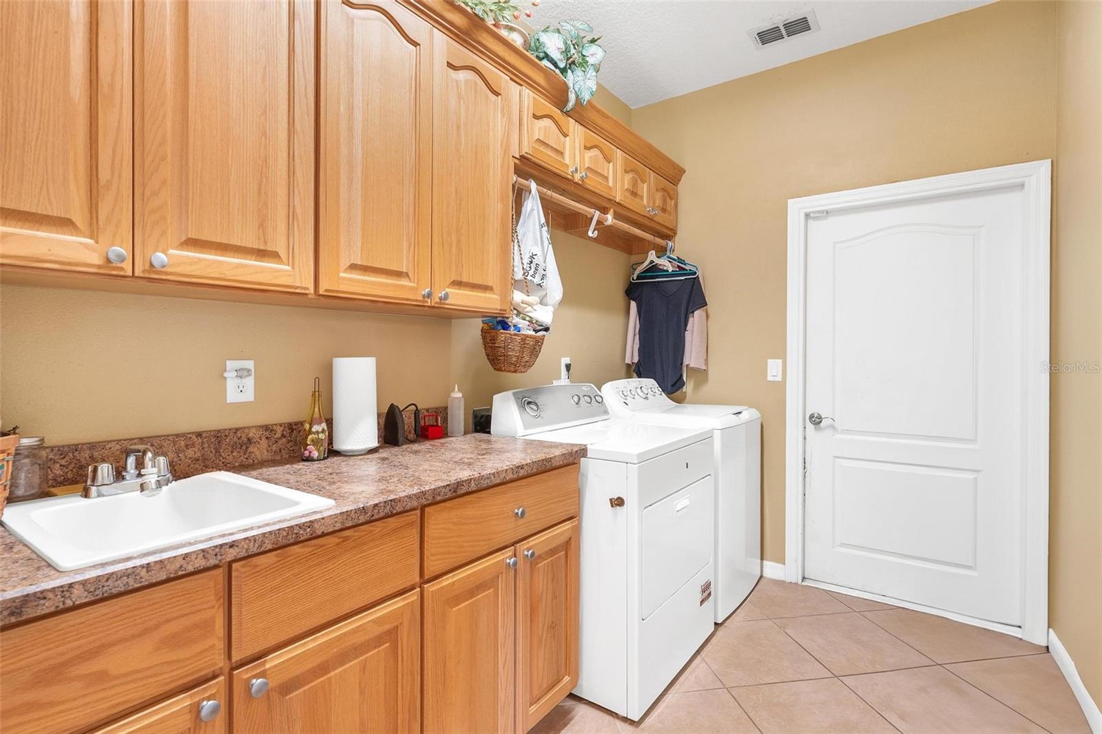 81 TWIN LAKE CIR, UMATILLA, FL — photo 87