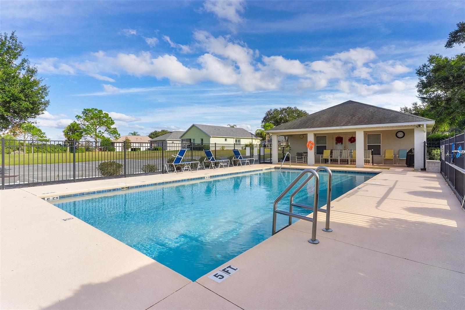 81 TWIN LAKE CIR, UMATILLA, FL — photo 106