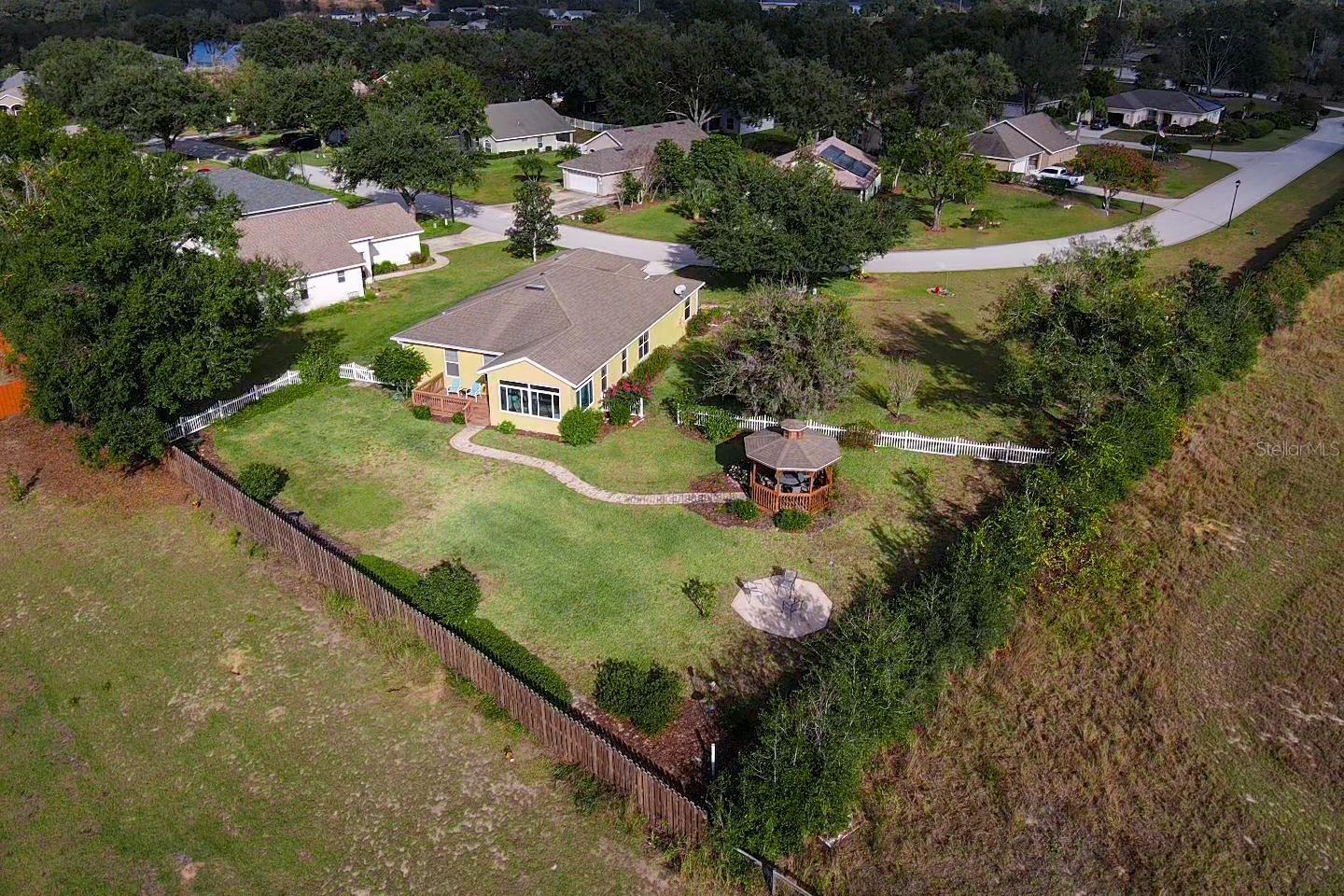 81 TWIN LAKE CIR, UMATILLA, FL — photo 120