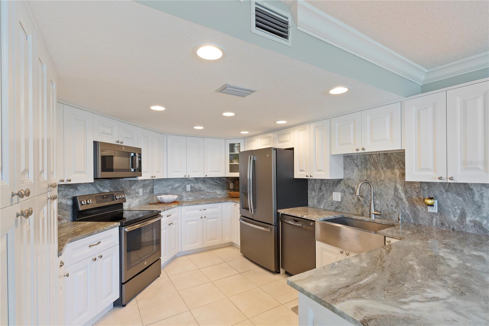 736 ISLAND WAY #406, CLEARWATER, FL — photo 21