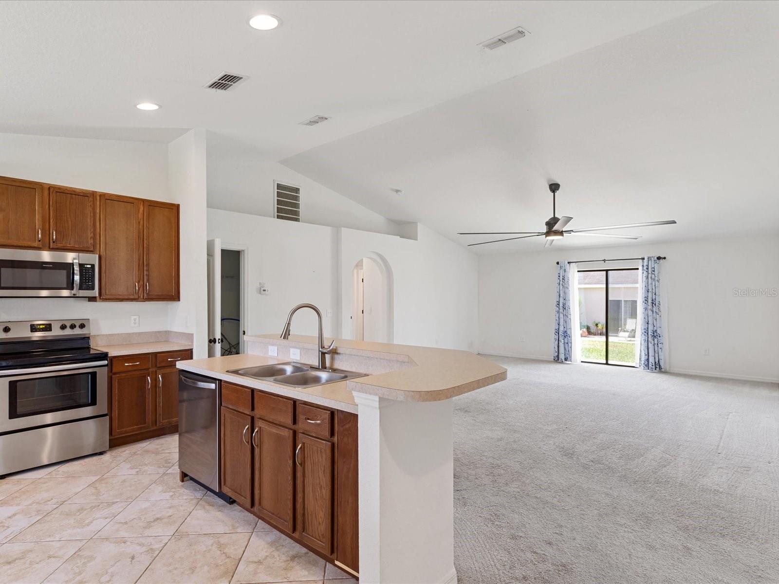 630 VALENCIA CT, DUNDEE, FL — photo 2