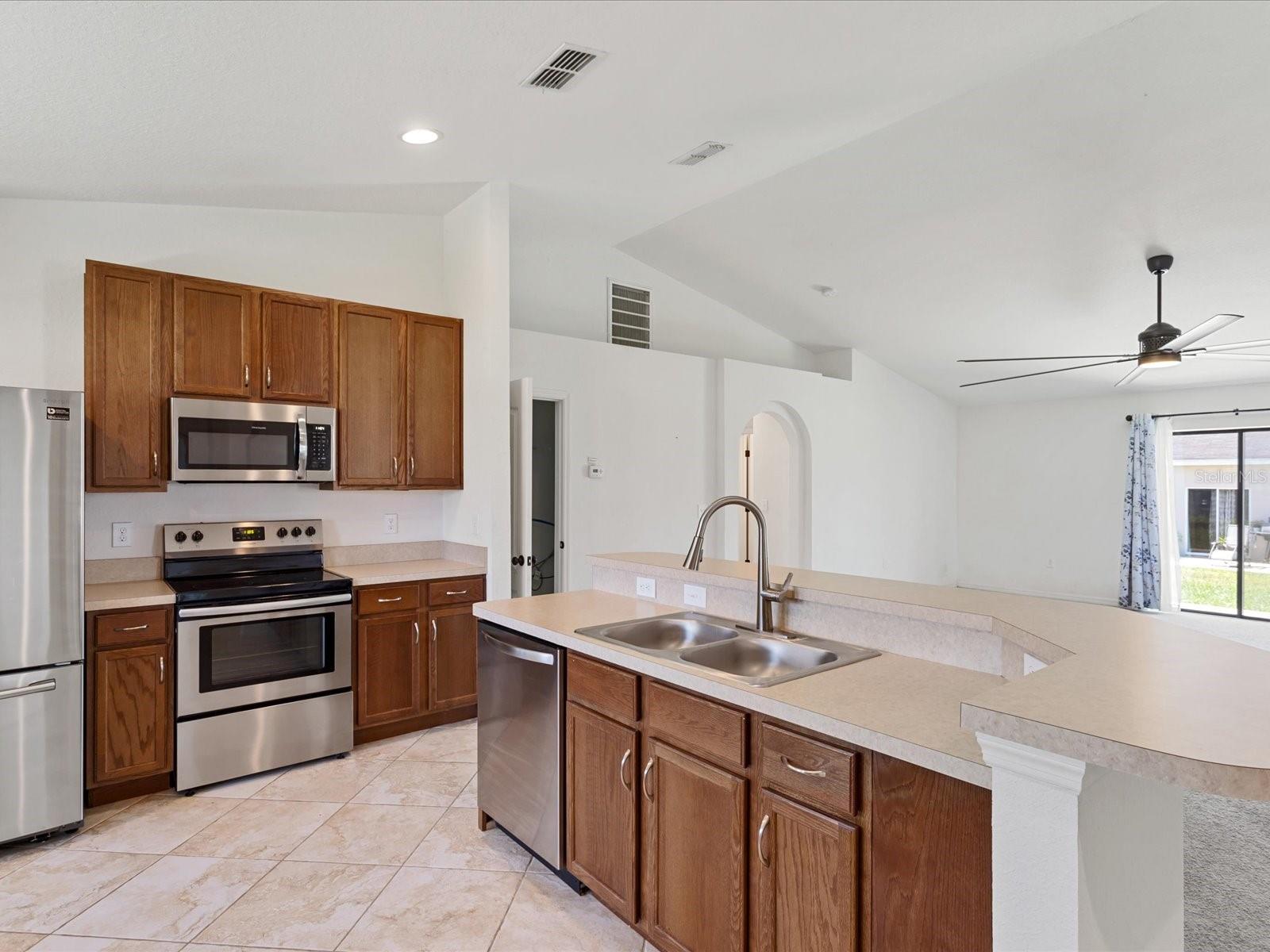 630 VALENCIA CT, DUNDEE, FL — photo 3
