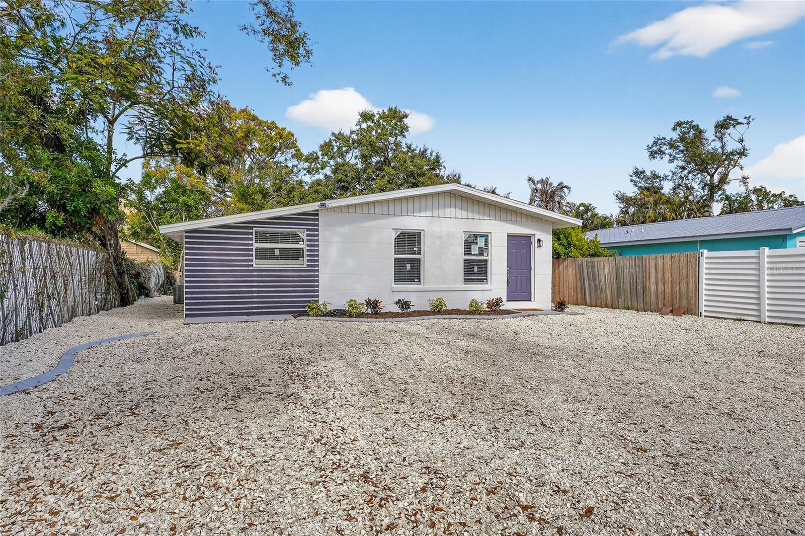 2547 LOMA LINDA ST, SARASOTA, FL — photo 2