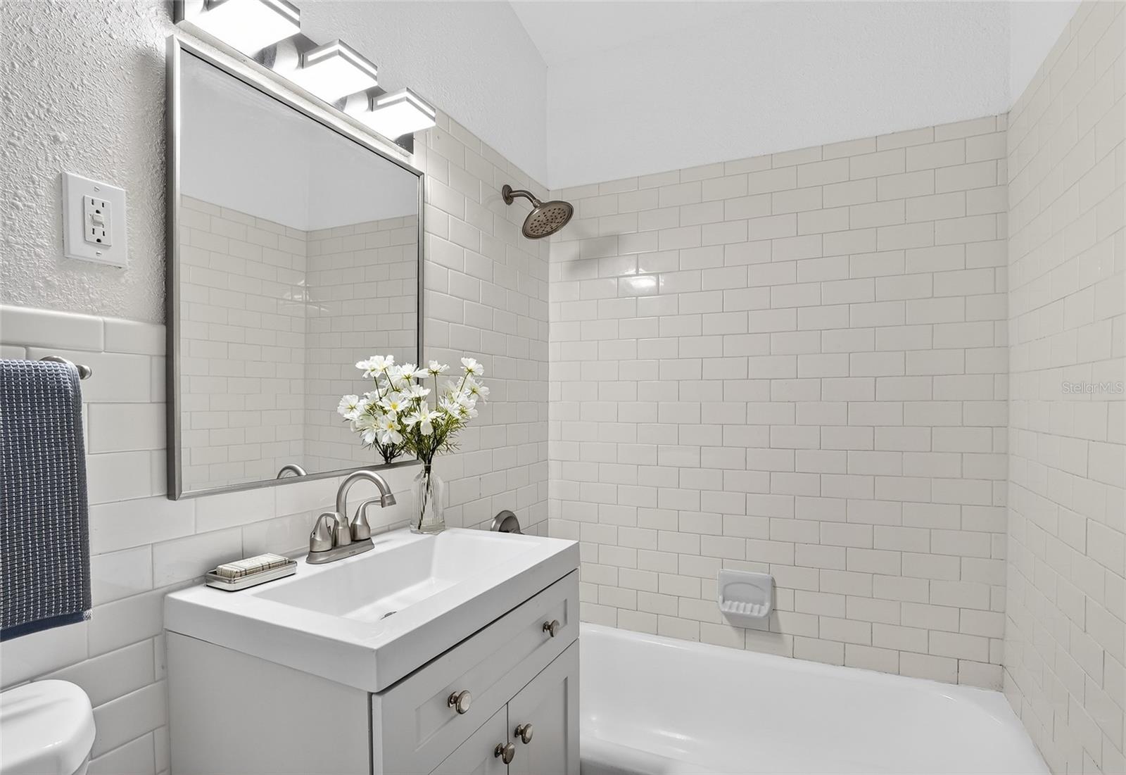 2547 LOMA LINDA ST, SARASOTA, FL — photo 9