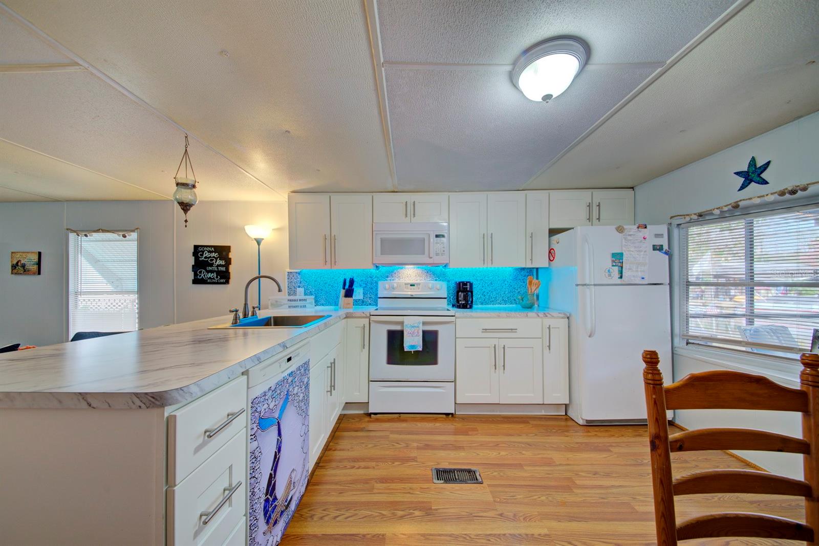 6427 W RICHARD DR, WEEKI WACHEE, FL — photo 12