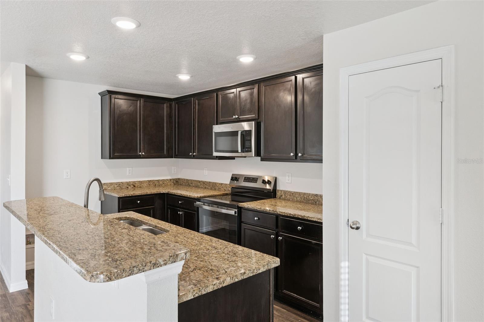 1904 PIEDMONT CT, MASCOTTE, FL — photo 18