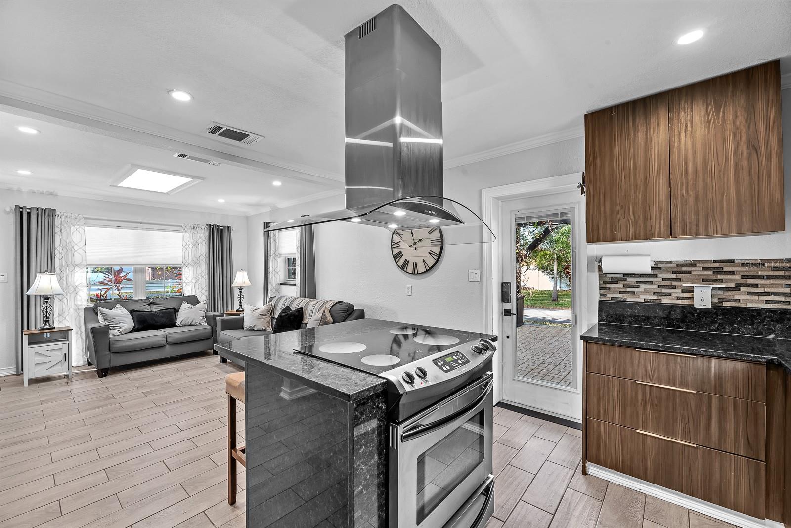 105 S SAINT CLOUD AVE, VALRICO, FL — photo 13