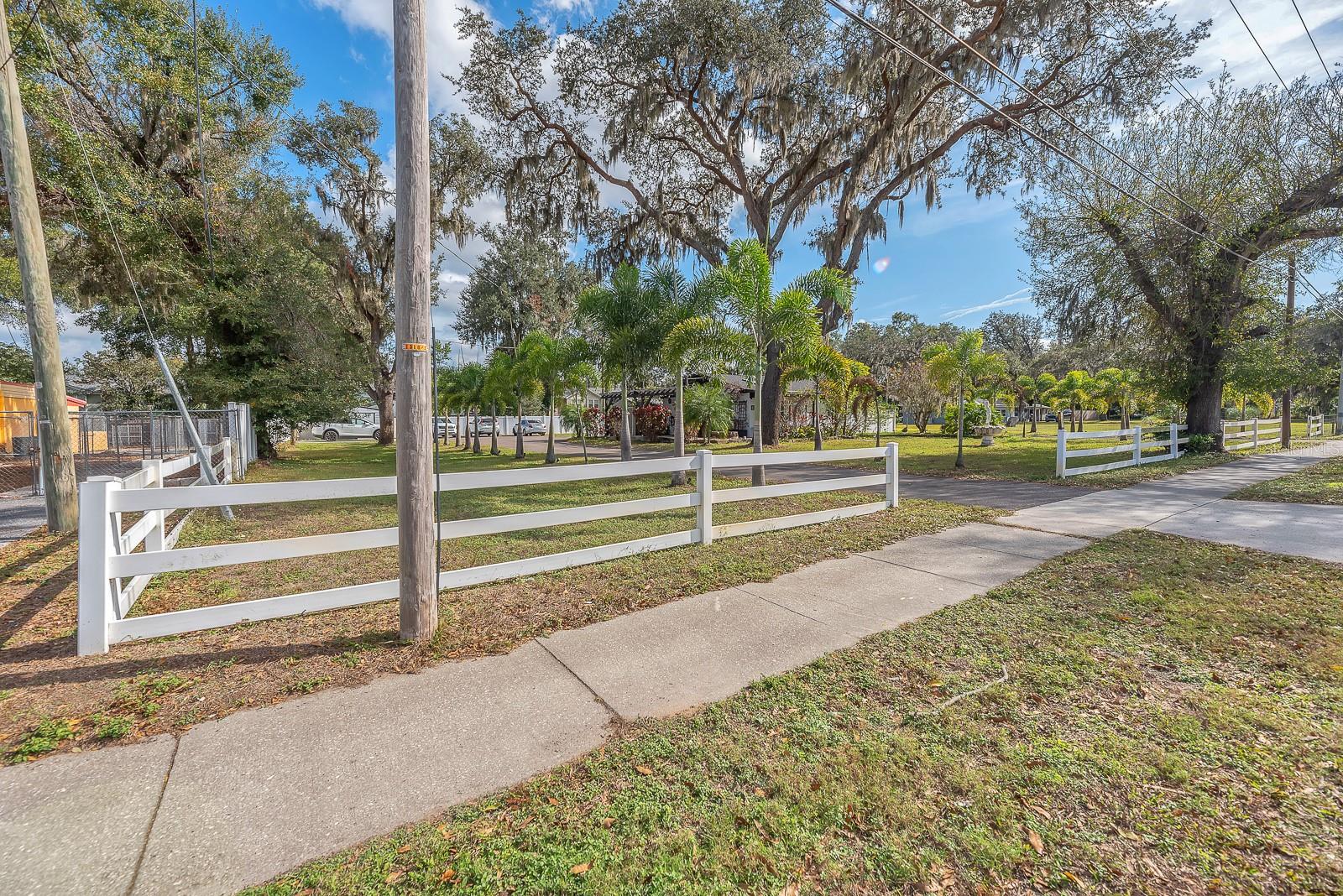 105 S SAINT CLOUD AVE, VALRICO, FL — photo 27