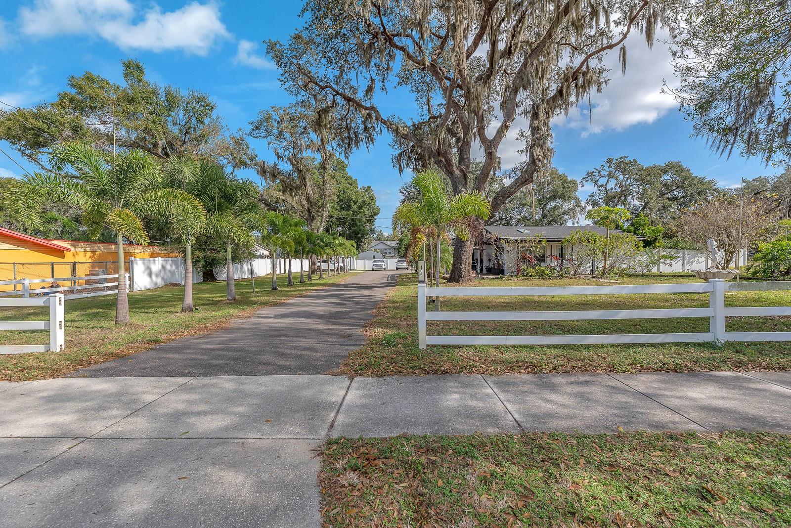 105 S SAINT CLOUD AVE, VALRICO, FL — photo 28