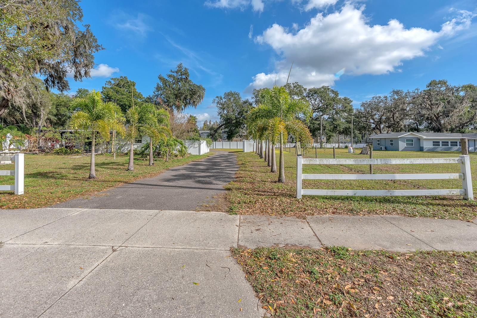 105 S SAINT CLOUD AVE, VALRICO, FL — photo 29