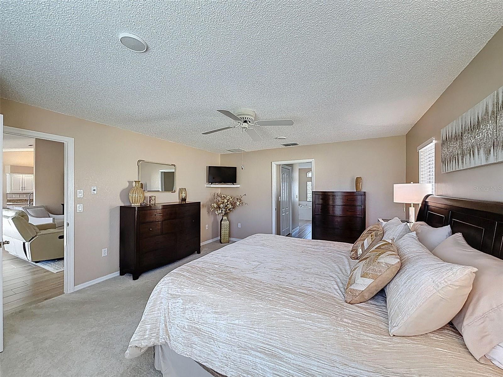 9428 APPLE DUMPLING CT, WEEKI WACHEE, FL — photo 14