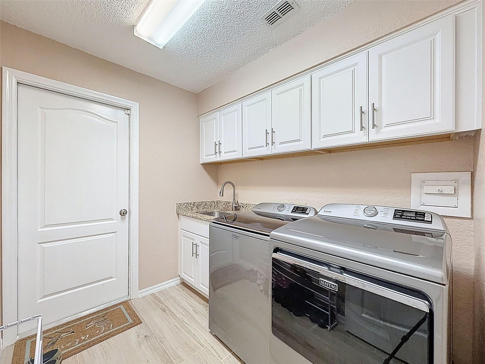 9428 APPLE DUMPLING CT, WEEKI WACHEE, FL — photo 27