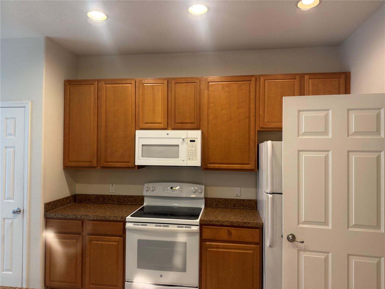 1784 BARTON TOWNE CIR, ST CLOUD, FL — photo 2