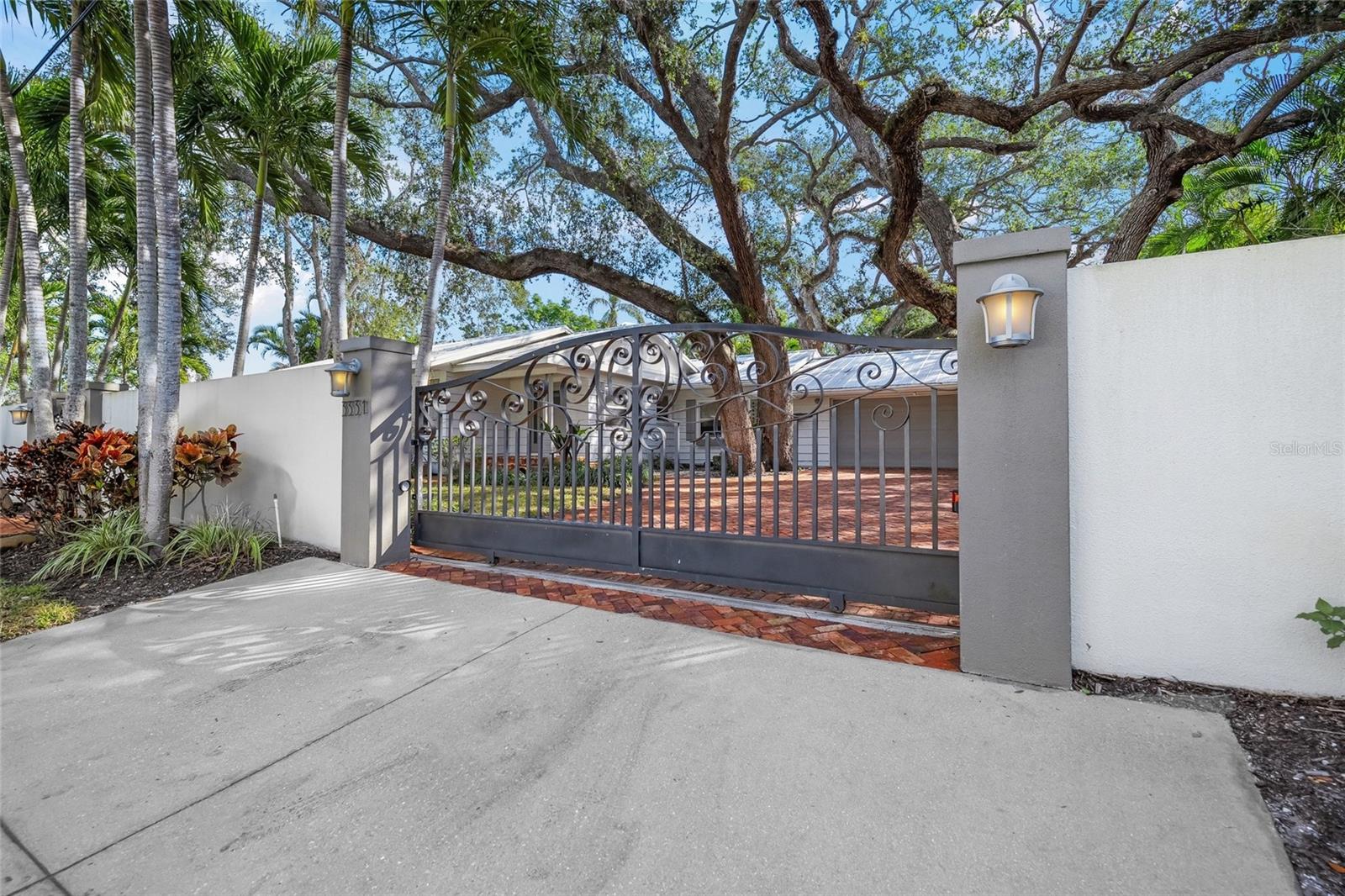3331 OLD OAK DR, SARASOTA, FL — photo 3