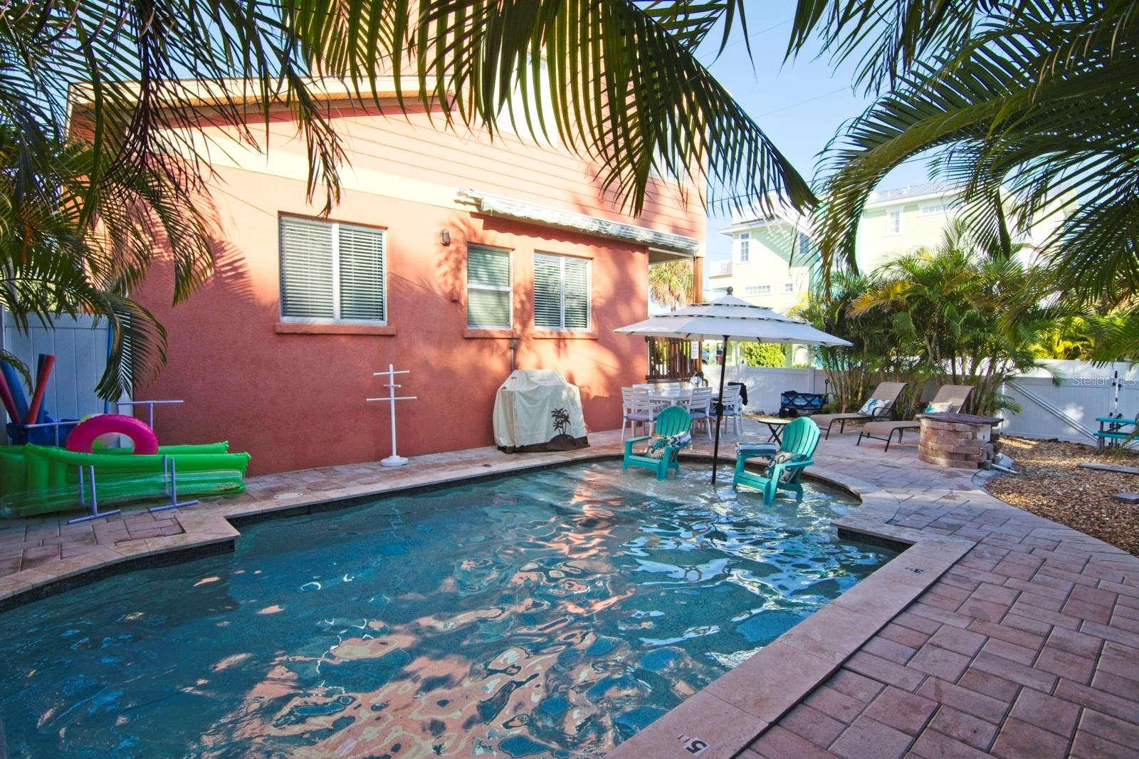 2219 AVENUE C, BRADENTON BEACH, FL — photo 2