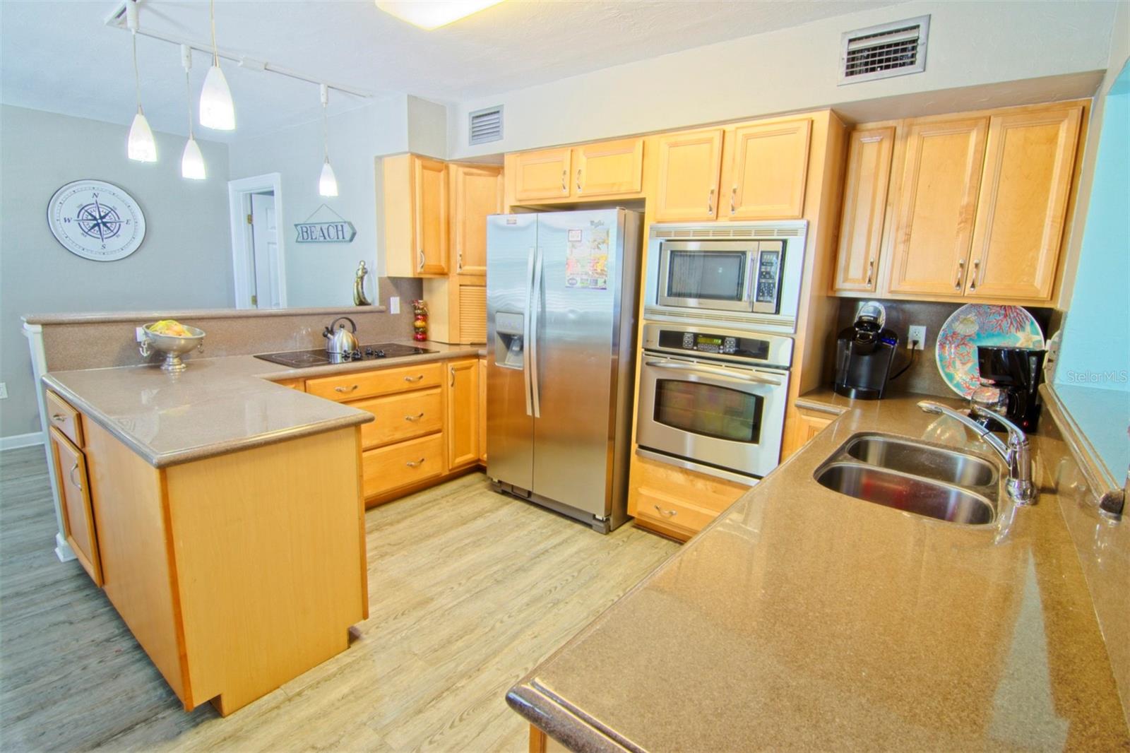 2219 AVENUE C, BRADENTON BEACH, FL — photo 18