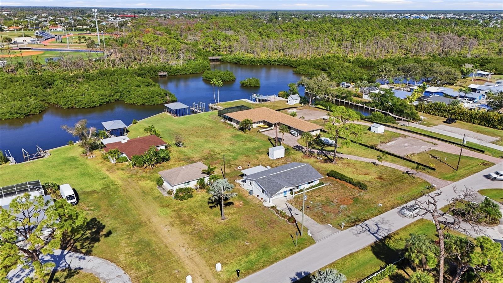 2050 OYSTER CREEK DR, ENGLEWOOD, FL — photo 9
