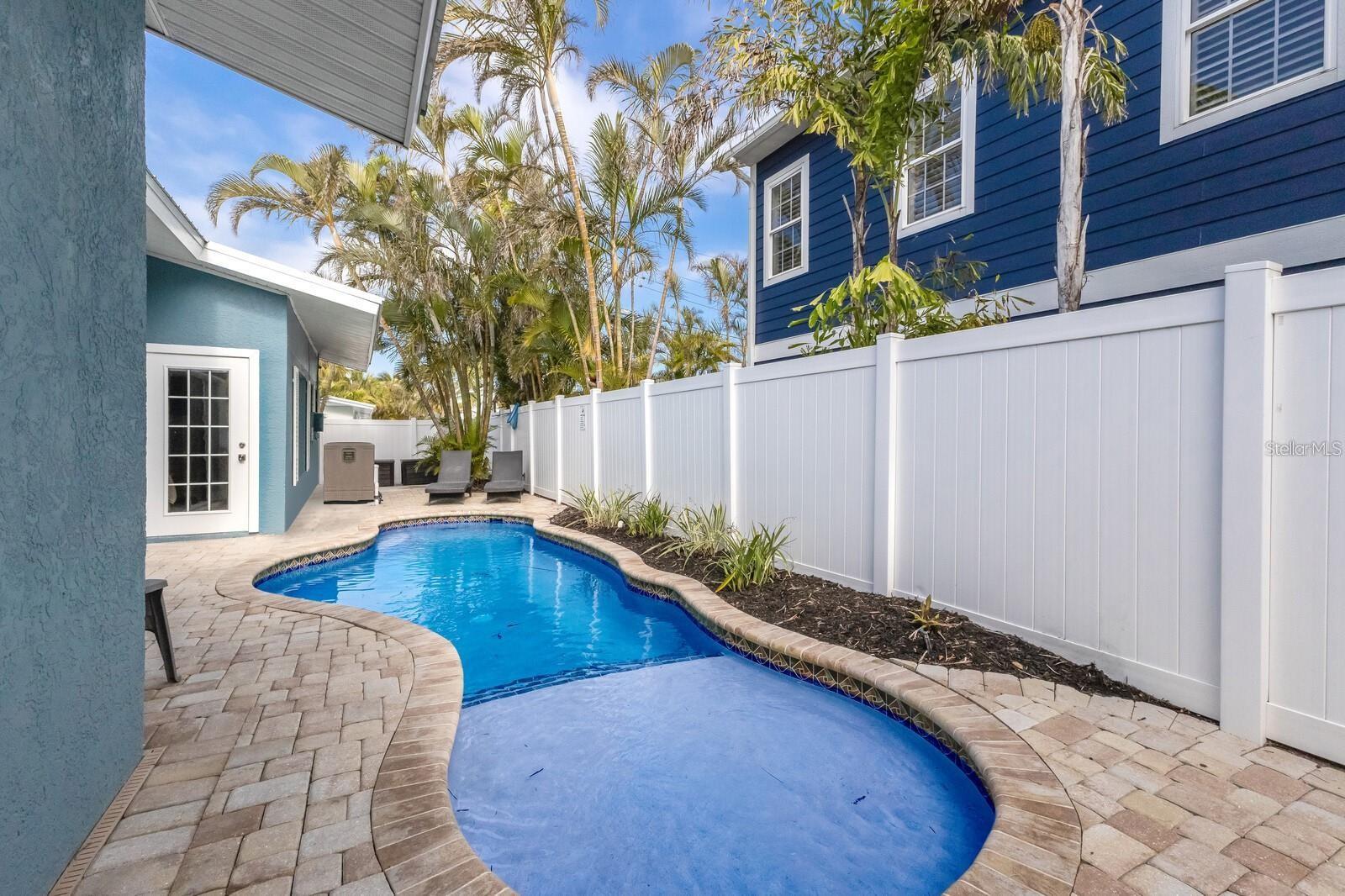 6201 HOLMES BLVD, HOLMES BEACH, FL — photo 2
