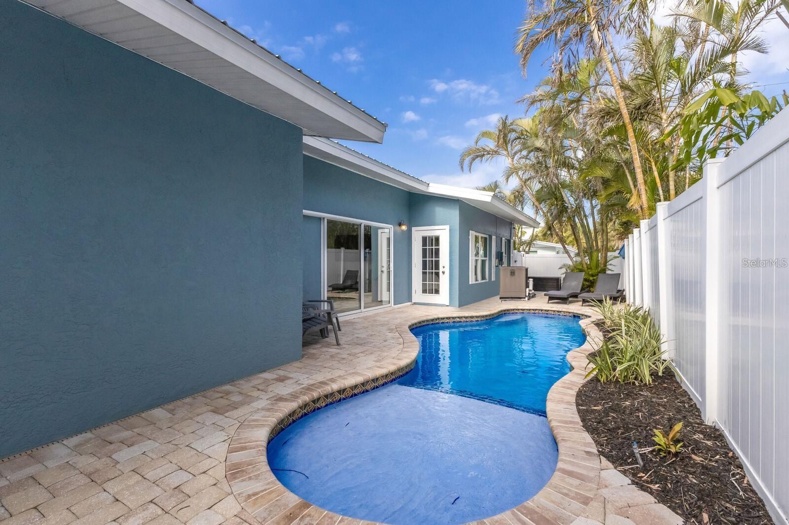 6201 HOLMES BLVD, HOLMES BEACH, FL — photo 28