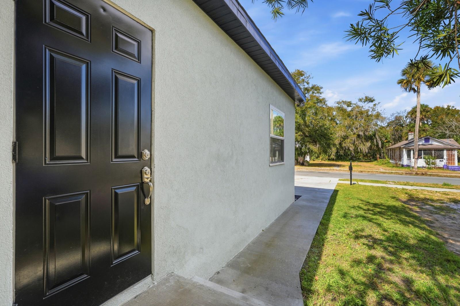 557 LIVE OAK AVE, DAYTONA BEACH, FL — photo 4