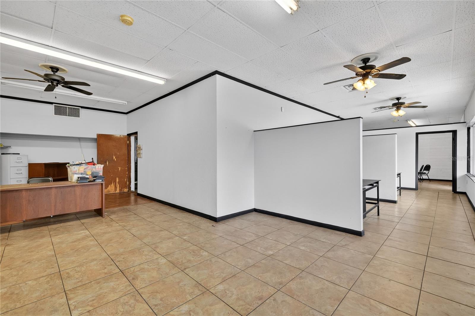 1526 US HIGHWAY 441, LEESBURG, FL — photo 27