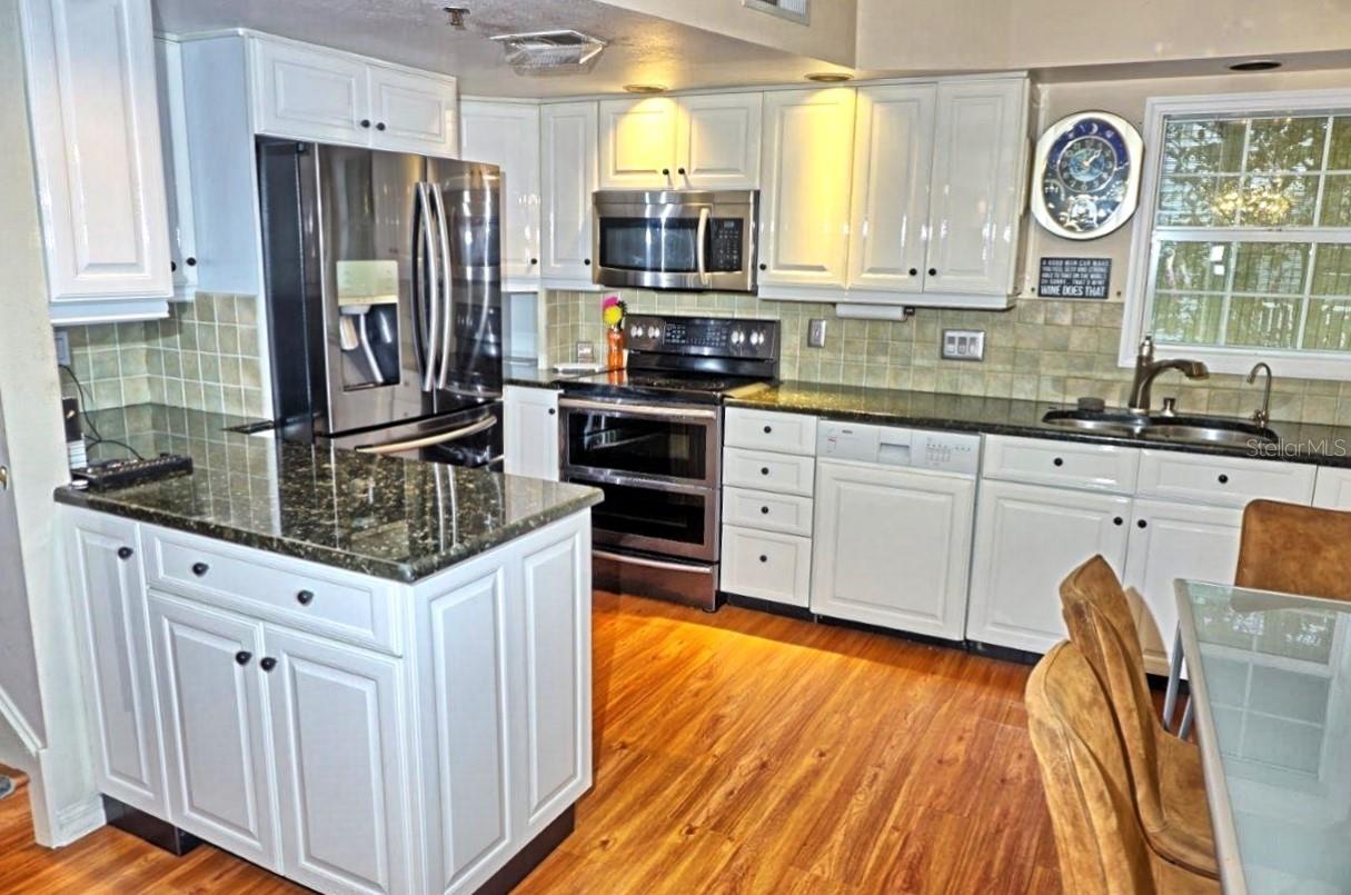 2051 VISTA DEL SOL CIR #201, LUTZ, FL — photo 4