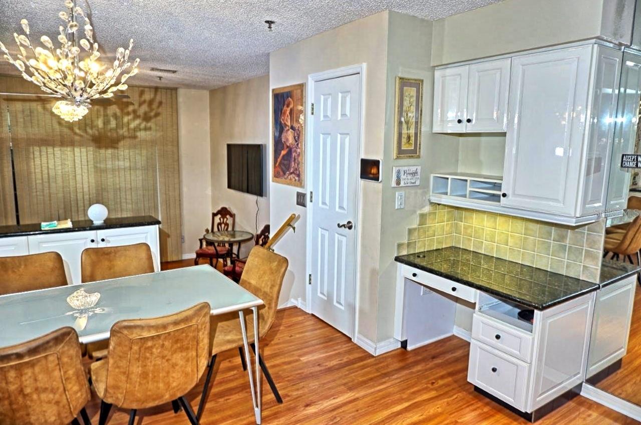 2051 VISTA DEL SOL CIR #201, LUTZ, FL — photo 9