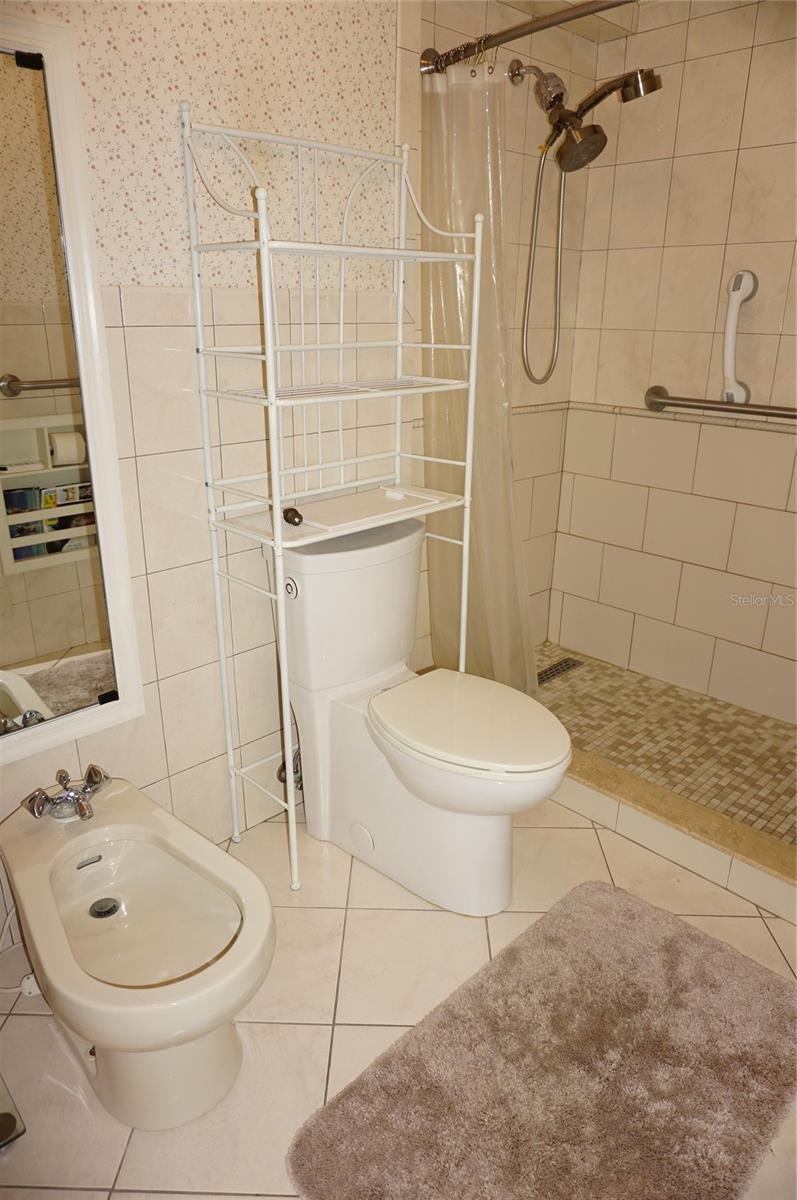 2051 VISTA DEL SOL CIR #201, LUTZ, FL — photo 23