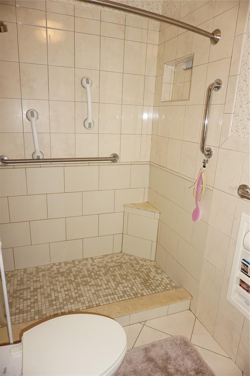 2051 VISTA DEL SOL CIR #201, LUTZ, FL — photo 24