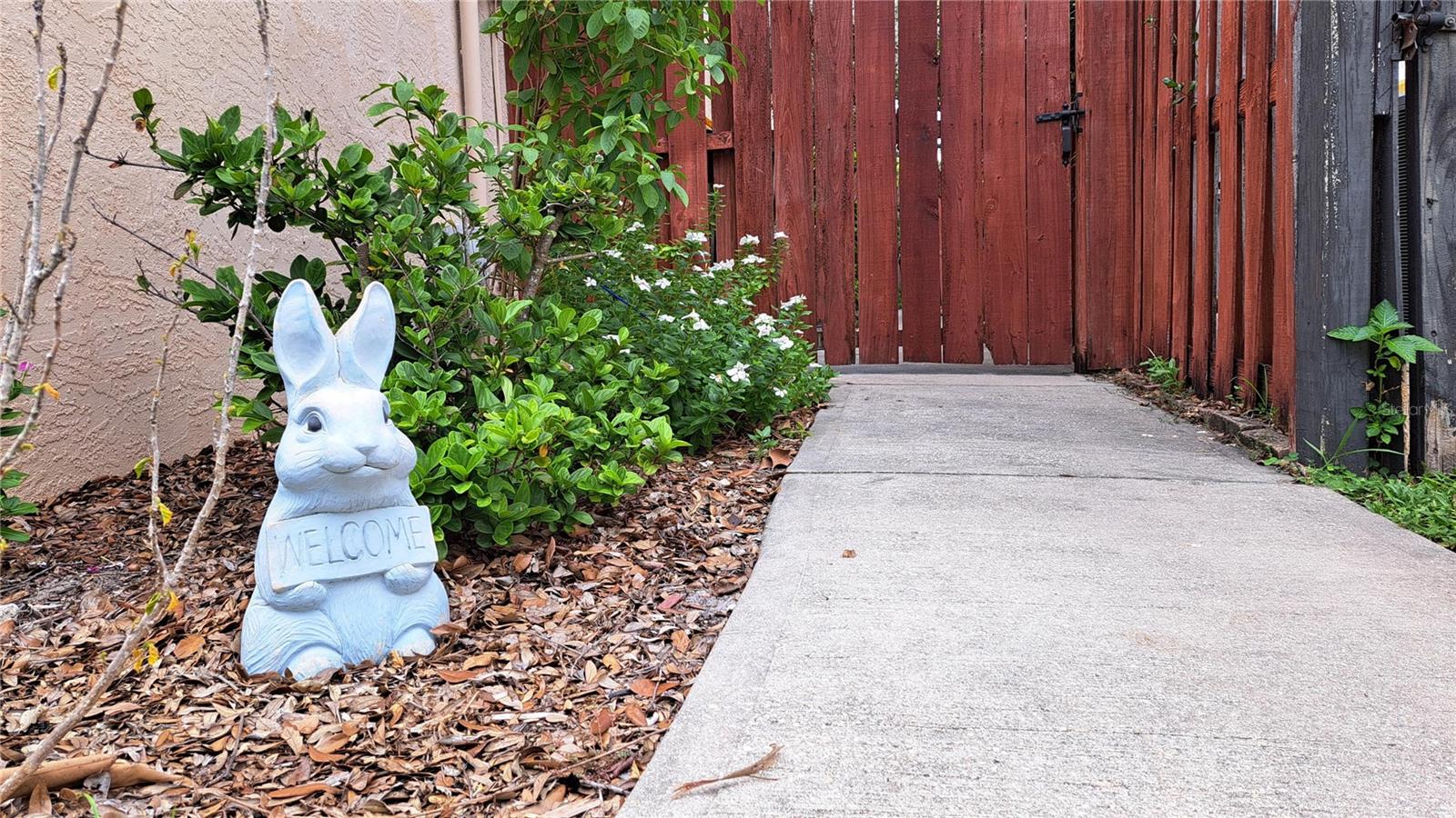 2377 BURTON LN, SARASOTA, FL — photo 2