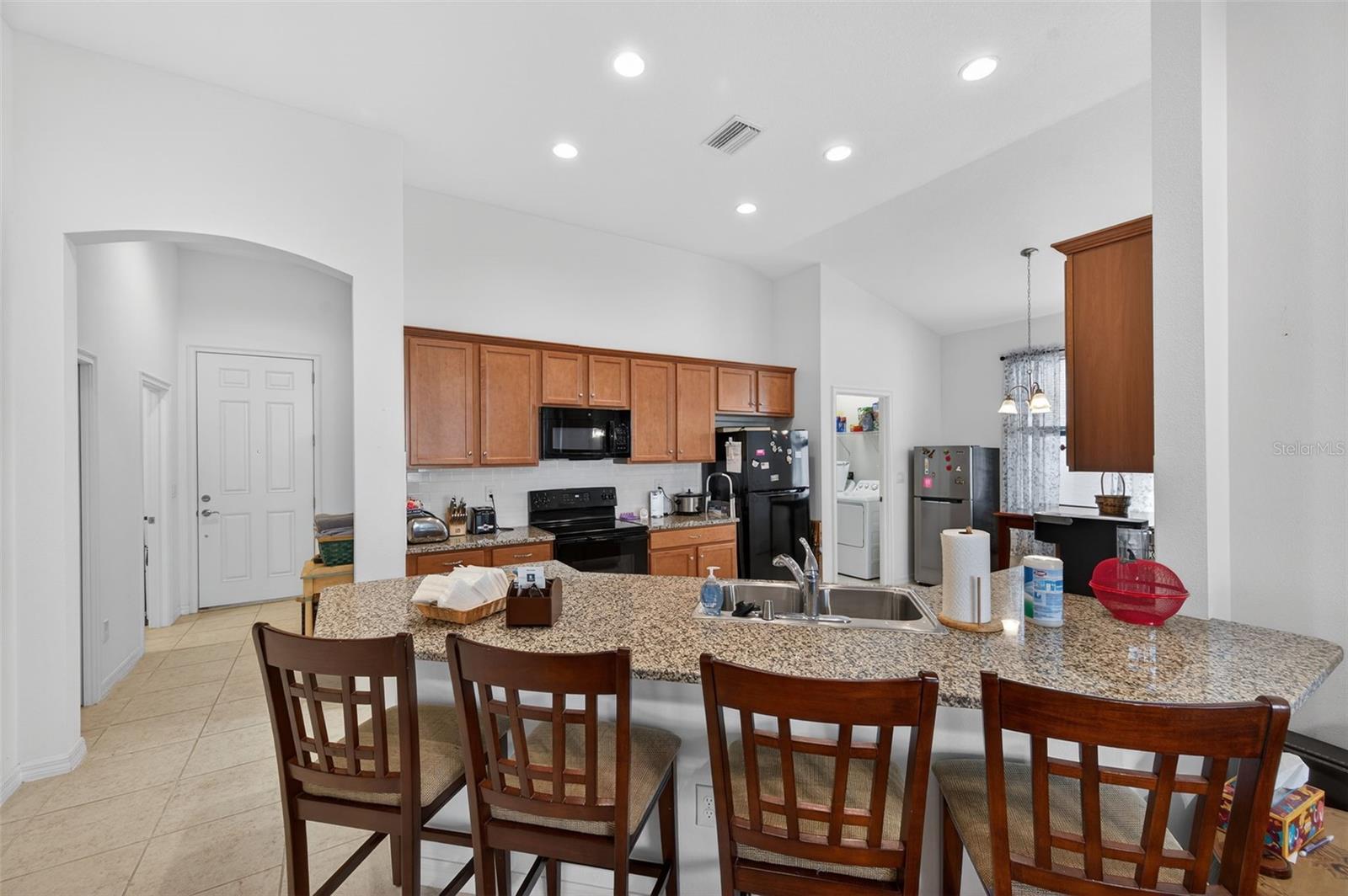 13737 GARDEN HILLS DR, SPRING HILL, FL — photo 9