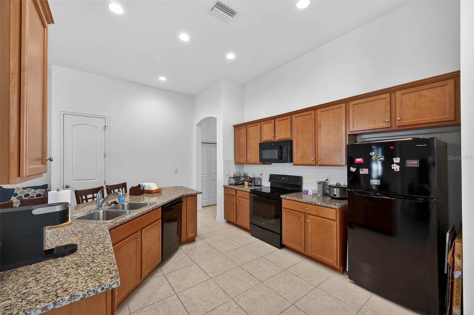 13737 GARDEN HILLS DR, SPRING HILL, FL — photo 10