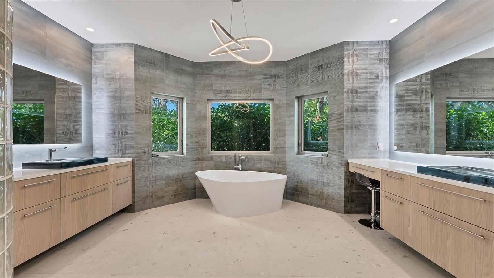 259 ROBIN DR, SARASOTA, FL — photo 31