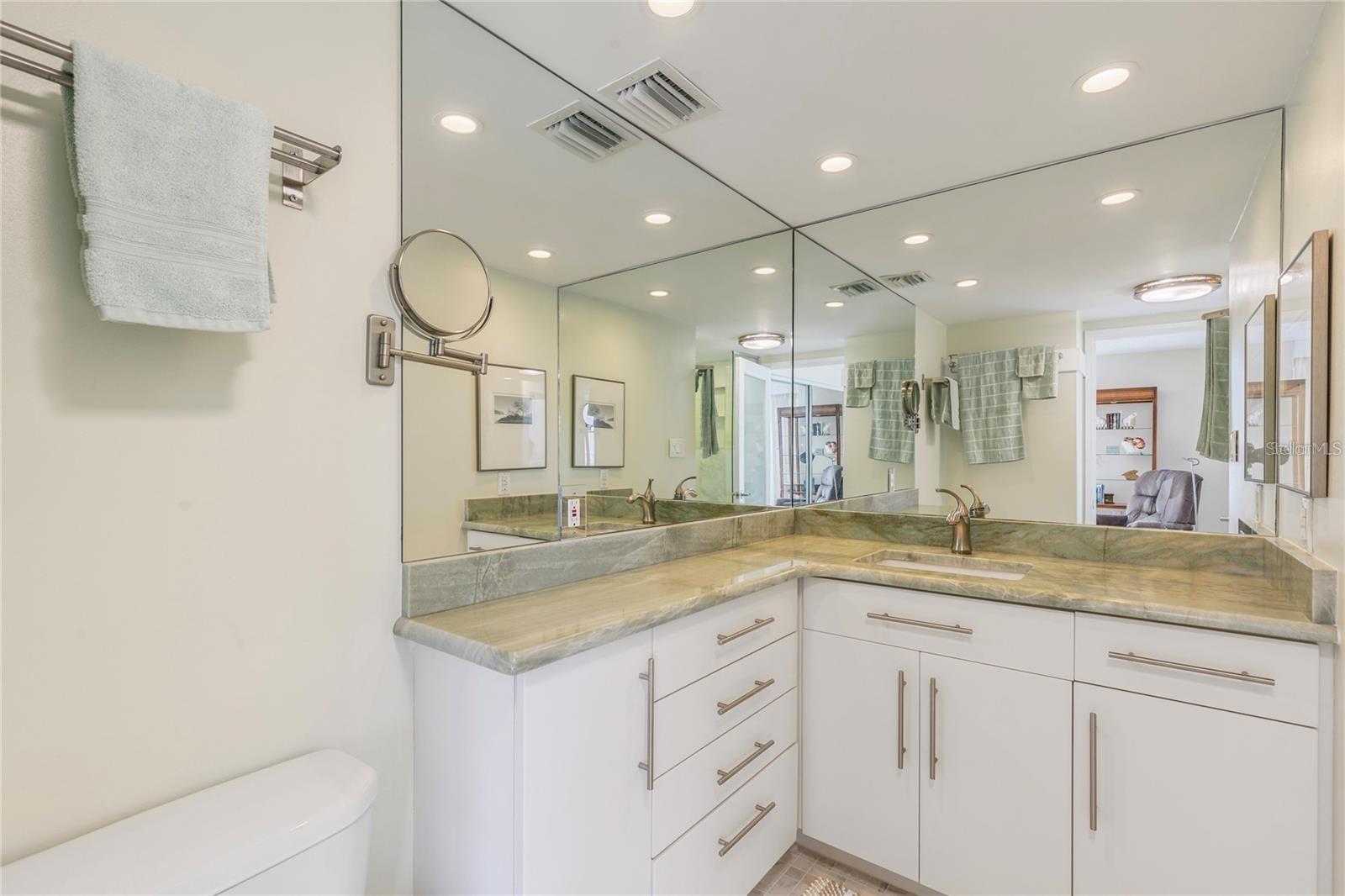 440 S GULFVIEW BLVD #1705, CLEARWATER BEACH, FL — photo 41