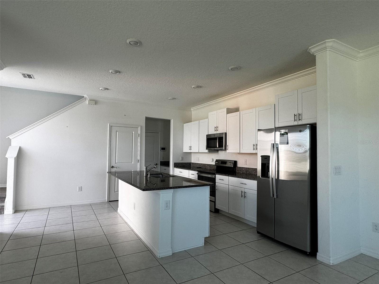 31779 BLUE PASSING LOOP, WESLEY CHAPEL, FL — photo 4