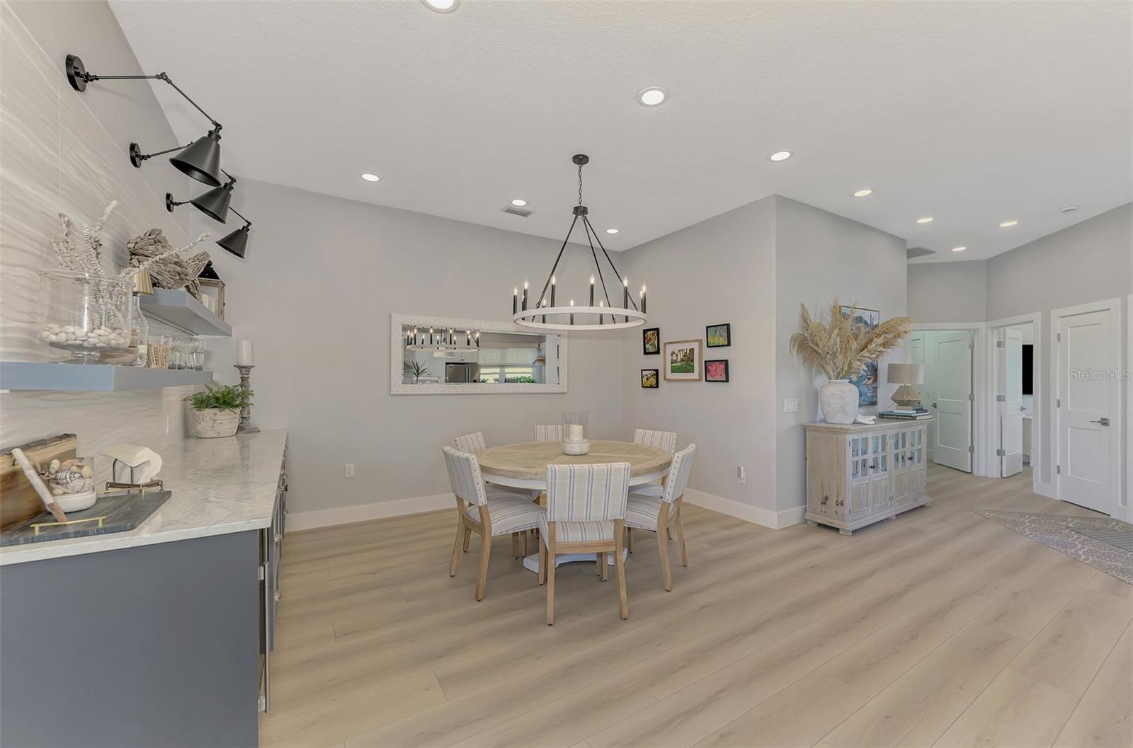 561 FALLBROOK DR, VENICE, FL — photo 37