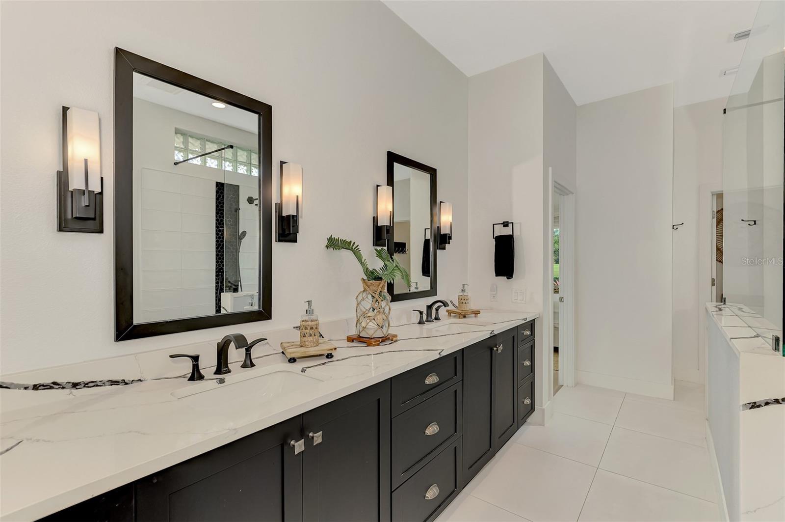 561 FALLBROOK DR, VENICE, FL — photo 66