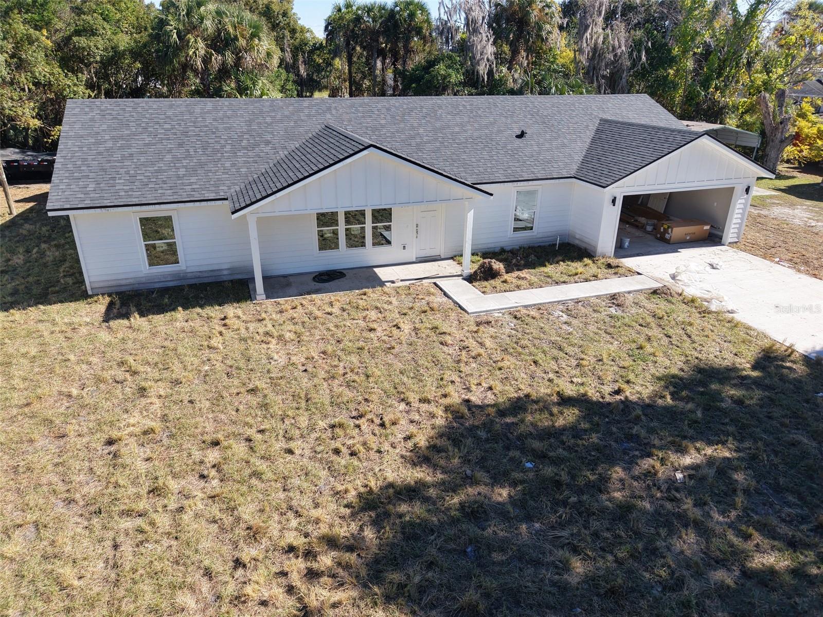 101 YAWN AVE, INTERLACHEN, FL