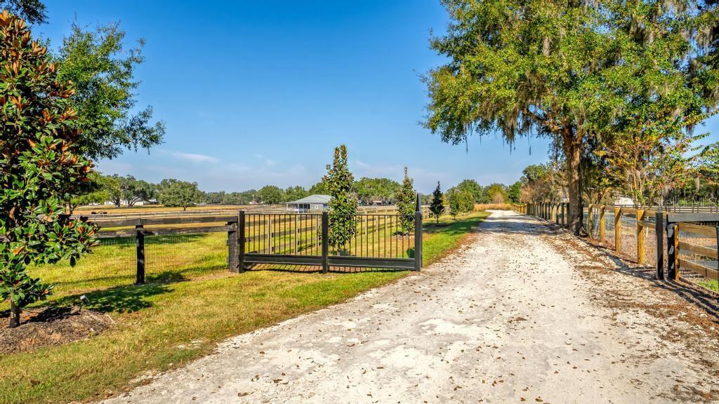 15305 NW 112TH PLACE RD, MORRISTON, FL — photo 3