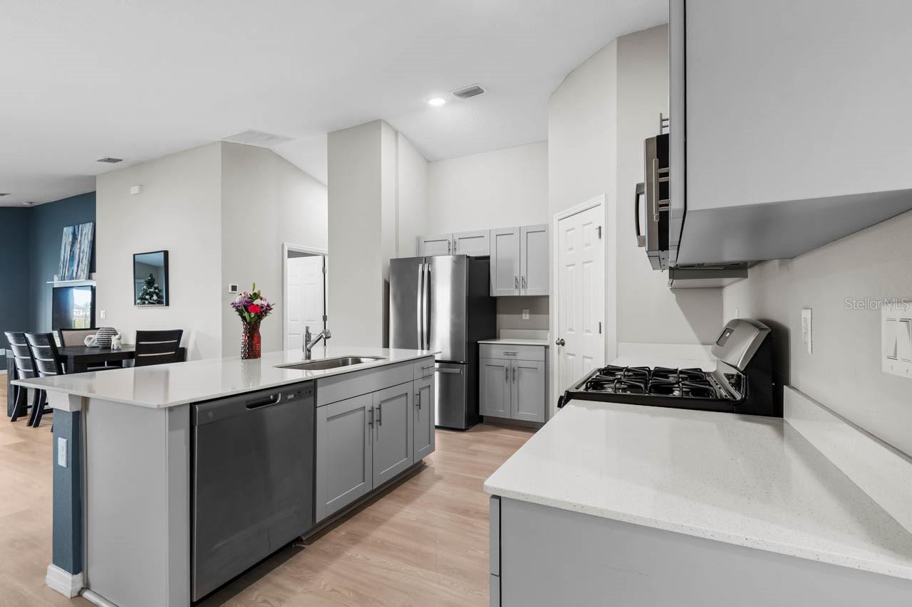 5424 SUMMER SUNSET DR, APOLLO BEACH, FL — photo 18