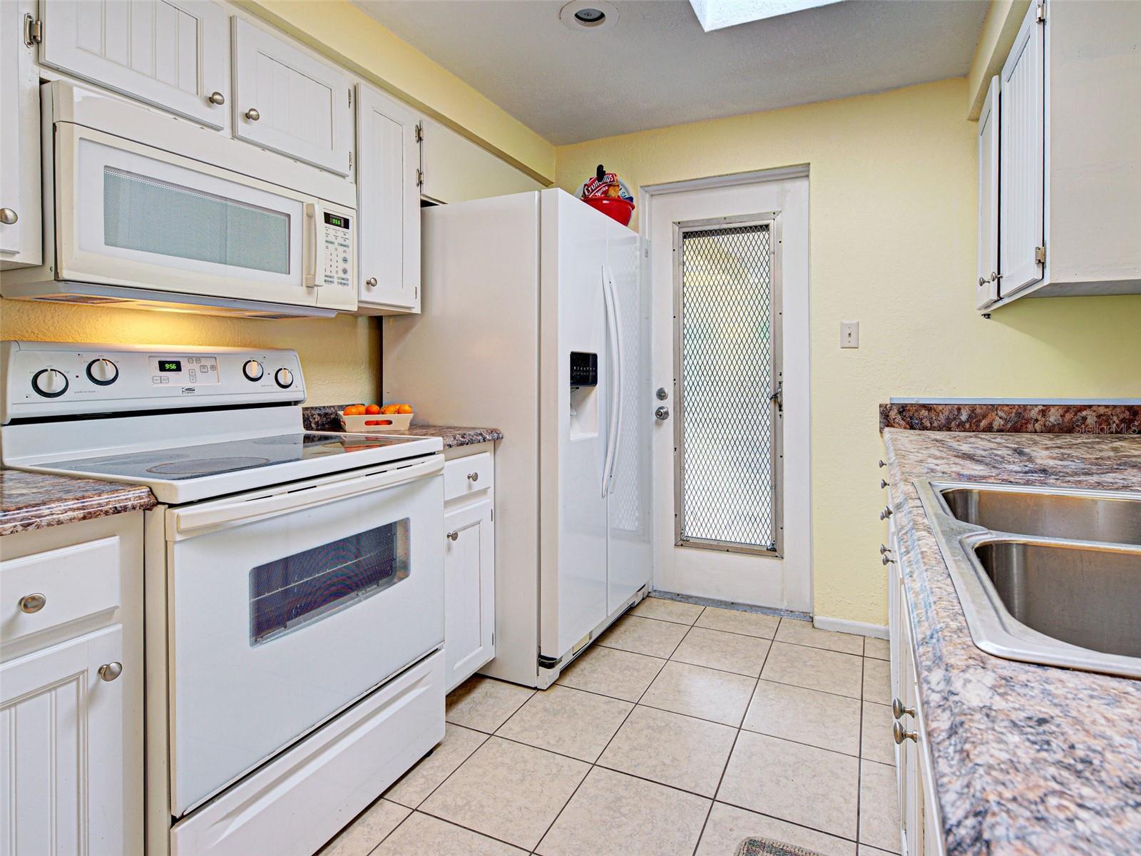 3371 PINETREE ST, PORT CHARLOTTE, FL — photo 17