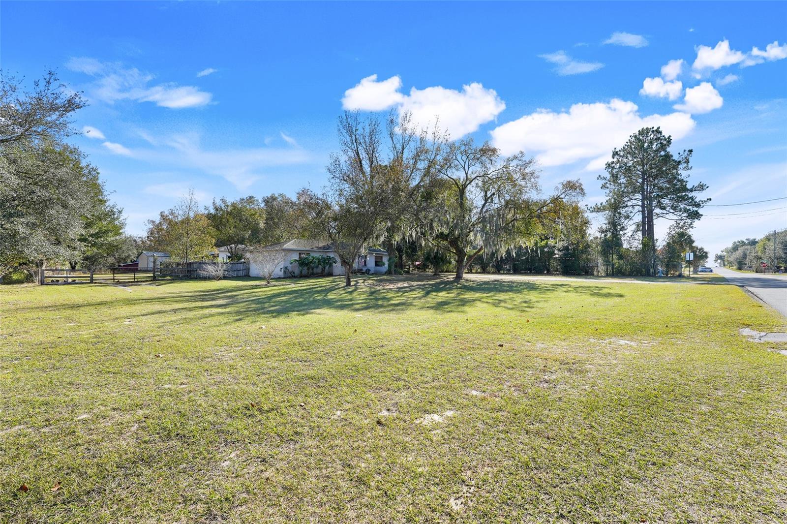 37032 GRAYS AIRPORT RD, LADY LAKE, FL — photo 14