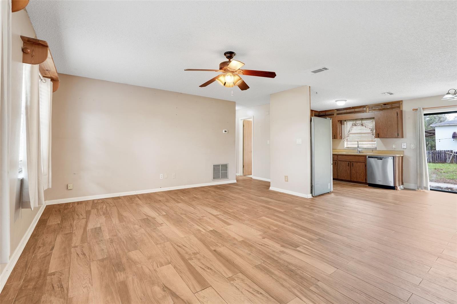 37032 GRAYS AIRPORT RD, LADY LAKE, FL — photo 17