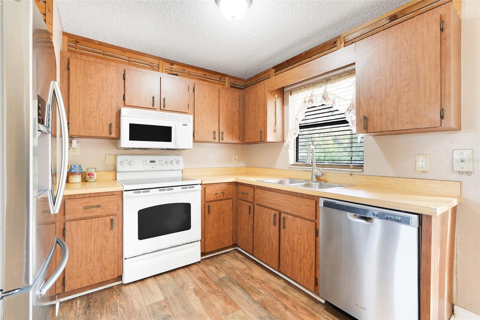37032 GRAYS AIRPORT RD, LADY LAKE, FL — photo 26