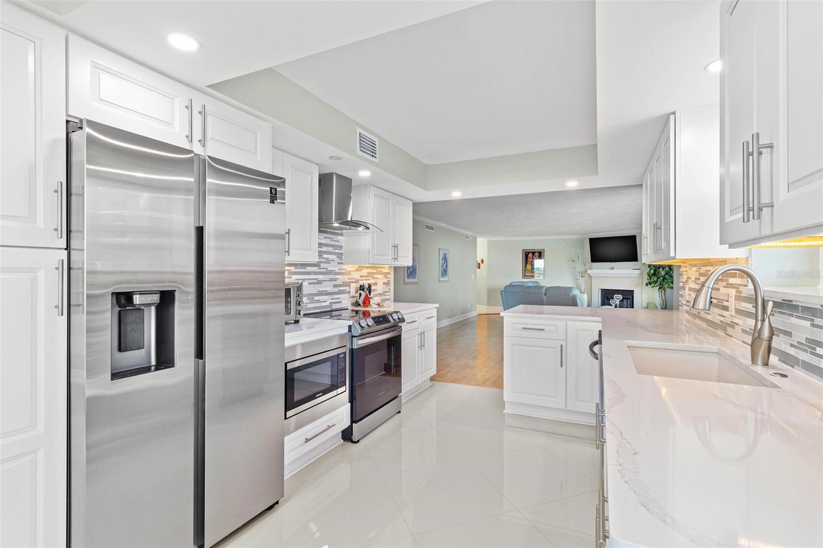 1660 GULF BLVD #607, CLEARWATER BEACH, FL — photo 12