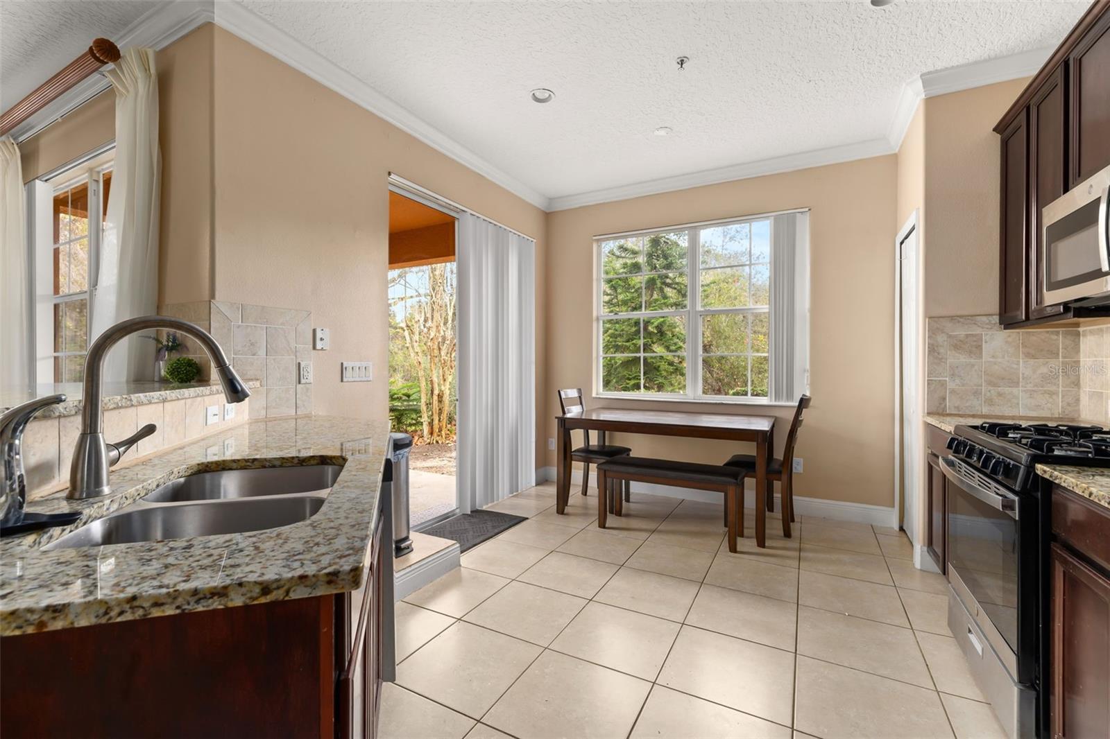 811 ASSEMBLY CT, REUNION, FL — photo 13