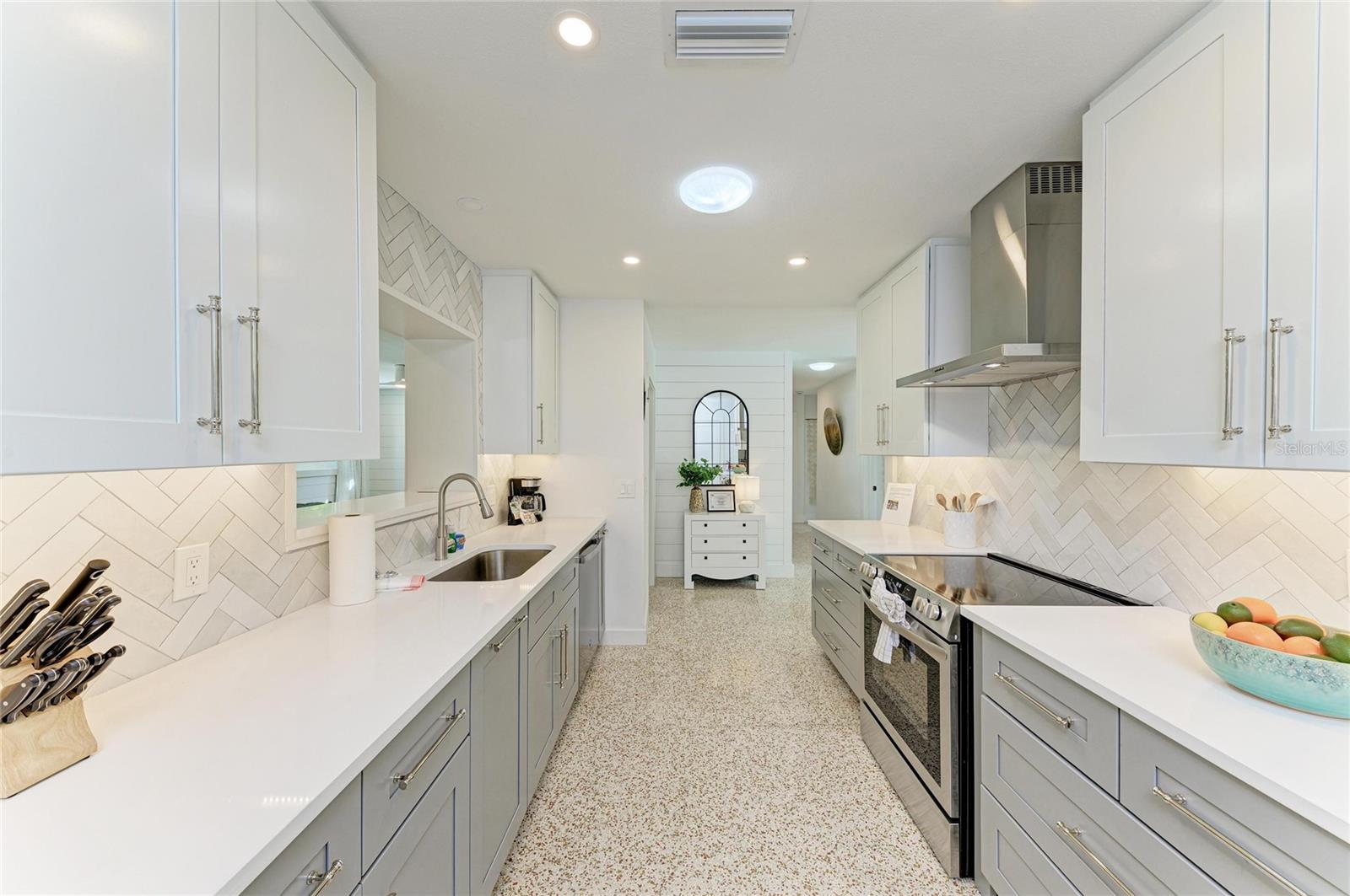 115 LOS CEDROS DR, ANNA MARIA, FL — photo 38
