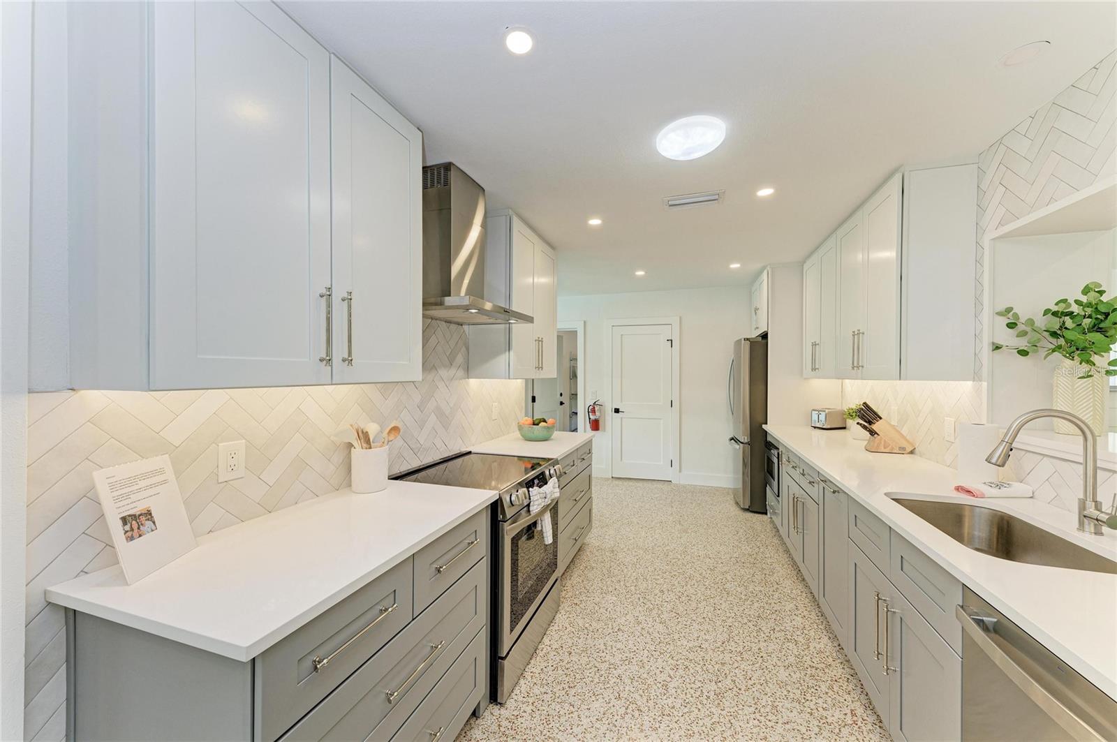 115 LOS CEDROS DR, ANNA MARIA, FL — photo 39