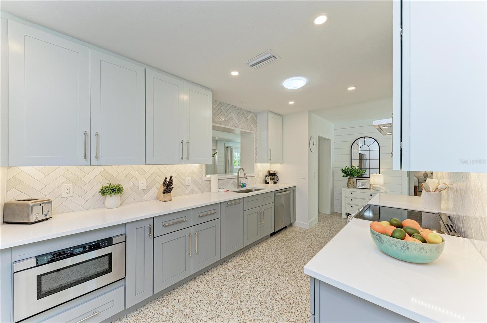 115 LOS CEDROS DR, ANNA MARIA, FL — photo 41